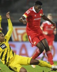  柏林联合防线失误遭升班马羞辱  