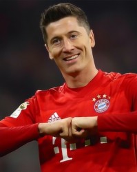  莱万多夫斯基荣膺德甲赛季最佳射手  