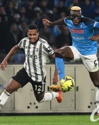  奥斯梅恩戴帽那不勒斯狂胜十人维罗纳  