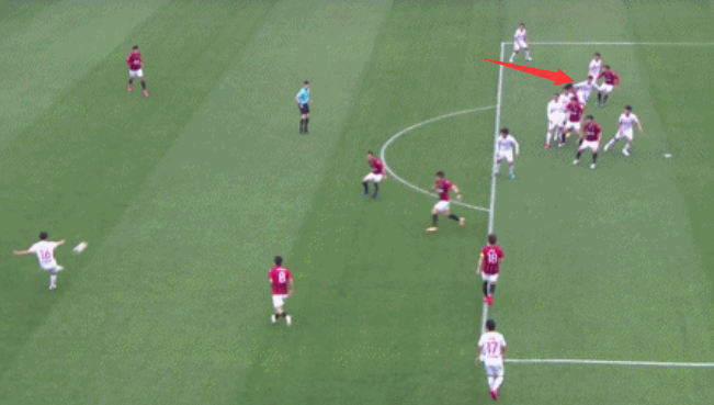 3, 法甲新规实施VAR判罚引发争议  